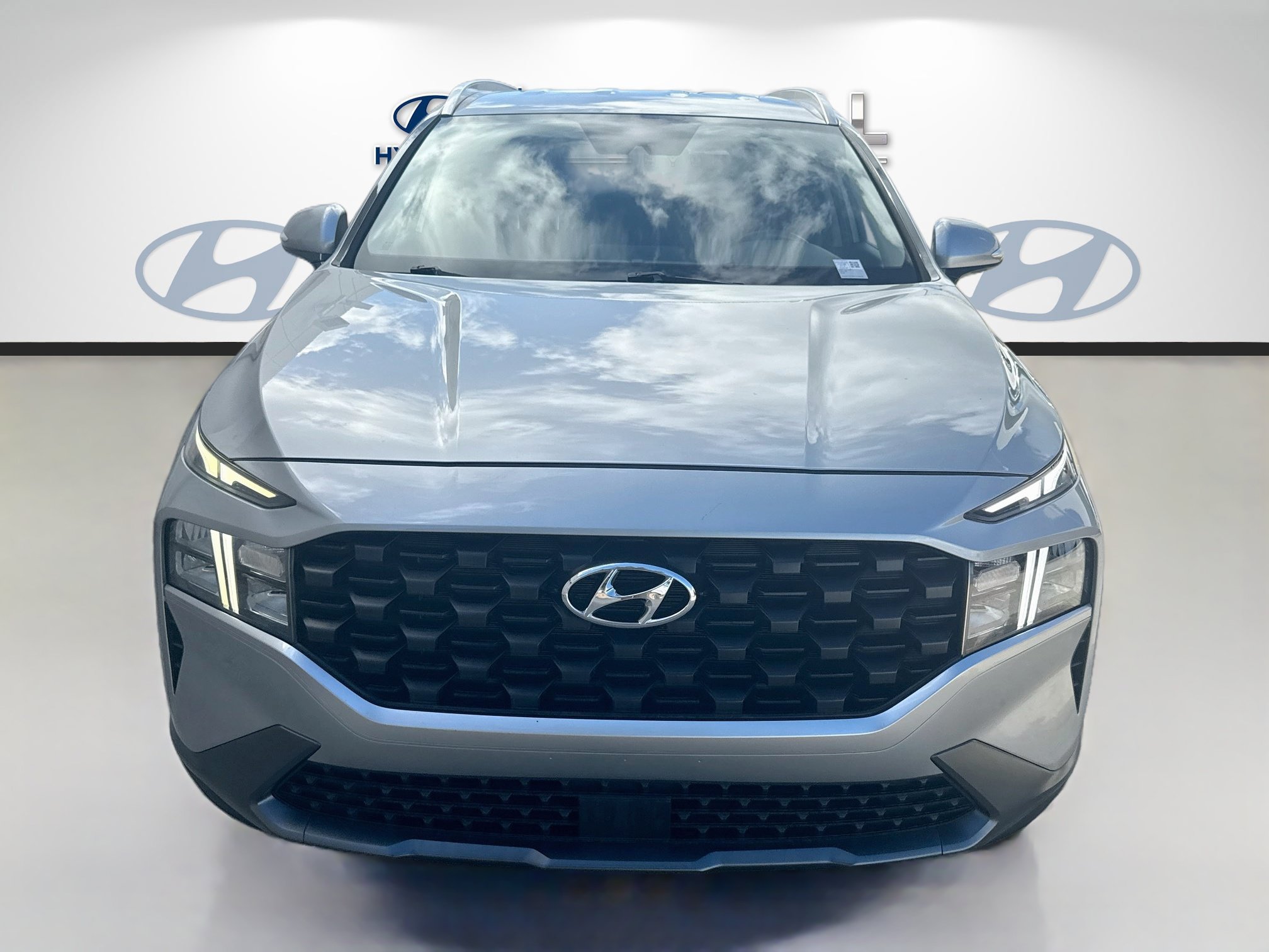 Used 2023 Hyundai Santa Fe SEL FWD image 2