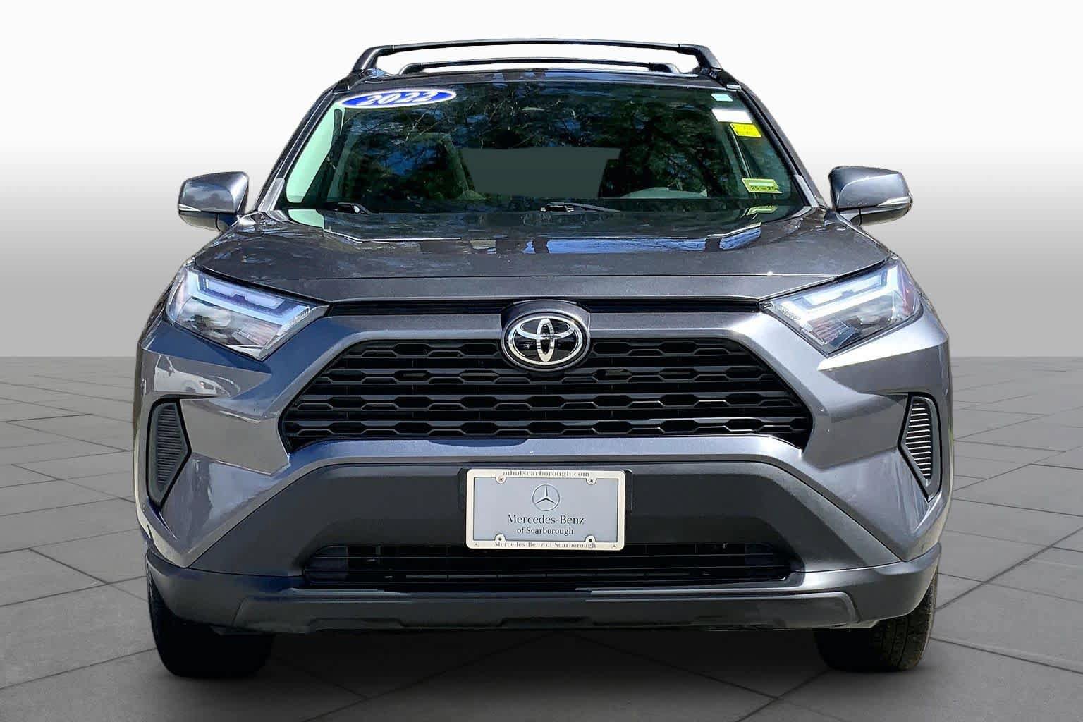 Used 2022 Toyota RAV4 XLE w/ Convenience Package AWD/4WD image 4