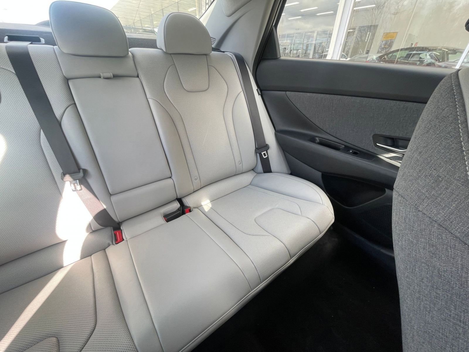 Used 2025 Hyundai Elantra Limited FWD image 37