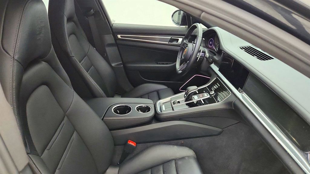 Used 2023 Porsche Panamera 4 Platinum Edition image 25