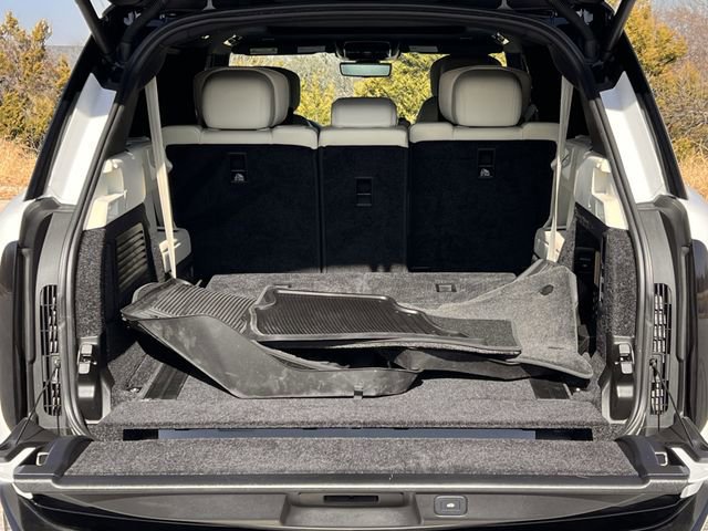 Used 2025 Land Rover Range Rover Long Wheelbase Autobiography image 29