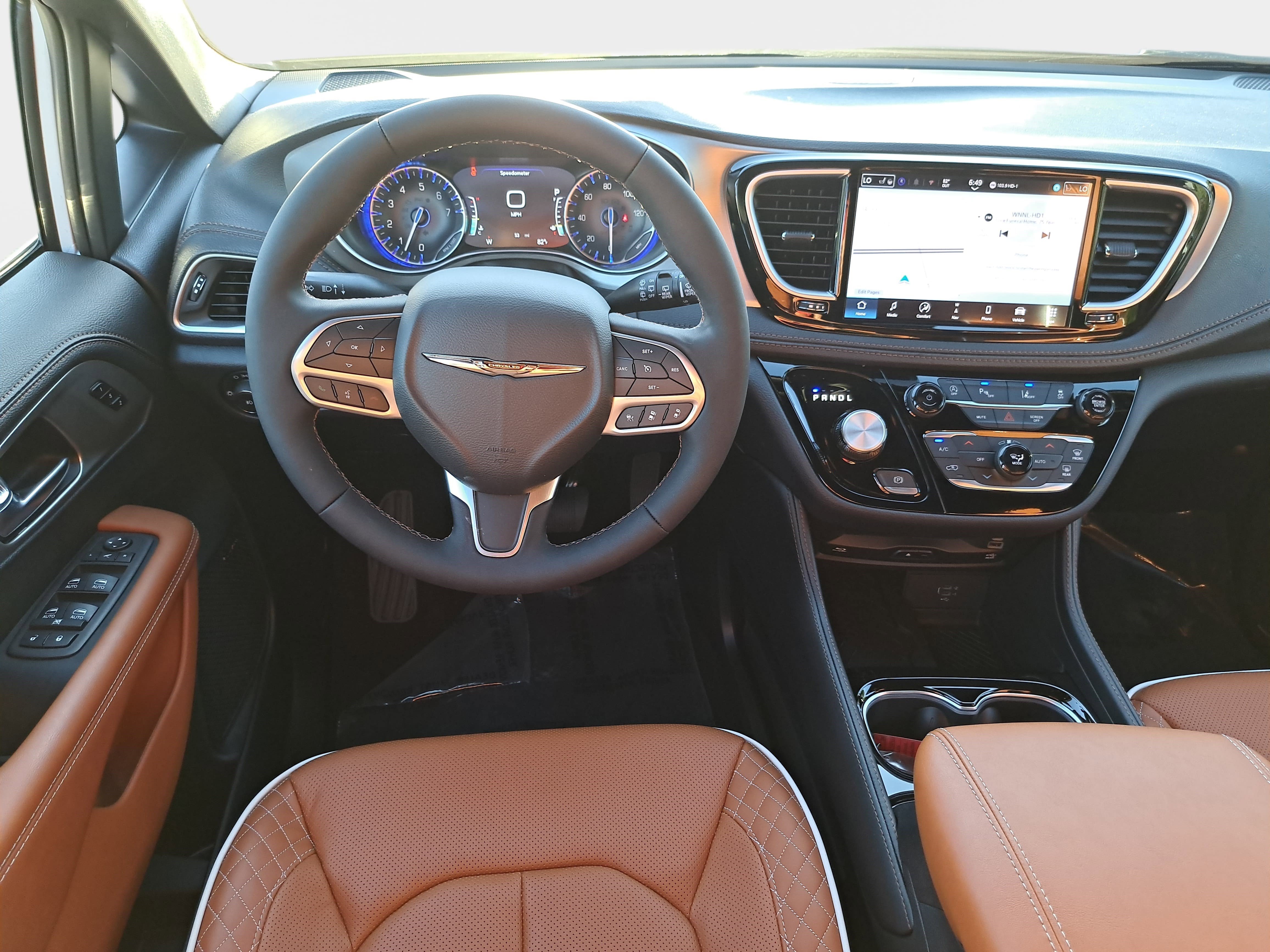 New 2026 Chrysler Pacifica Pinnacle image 18