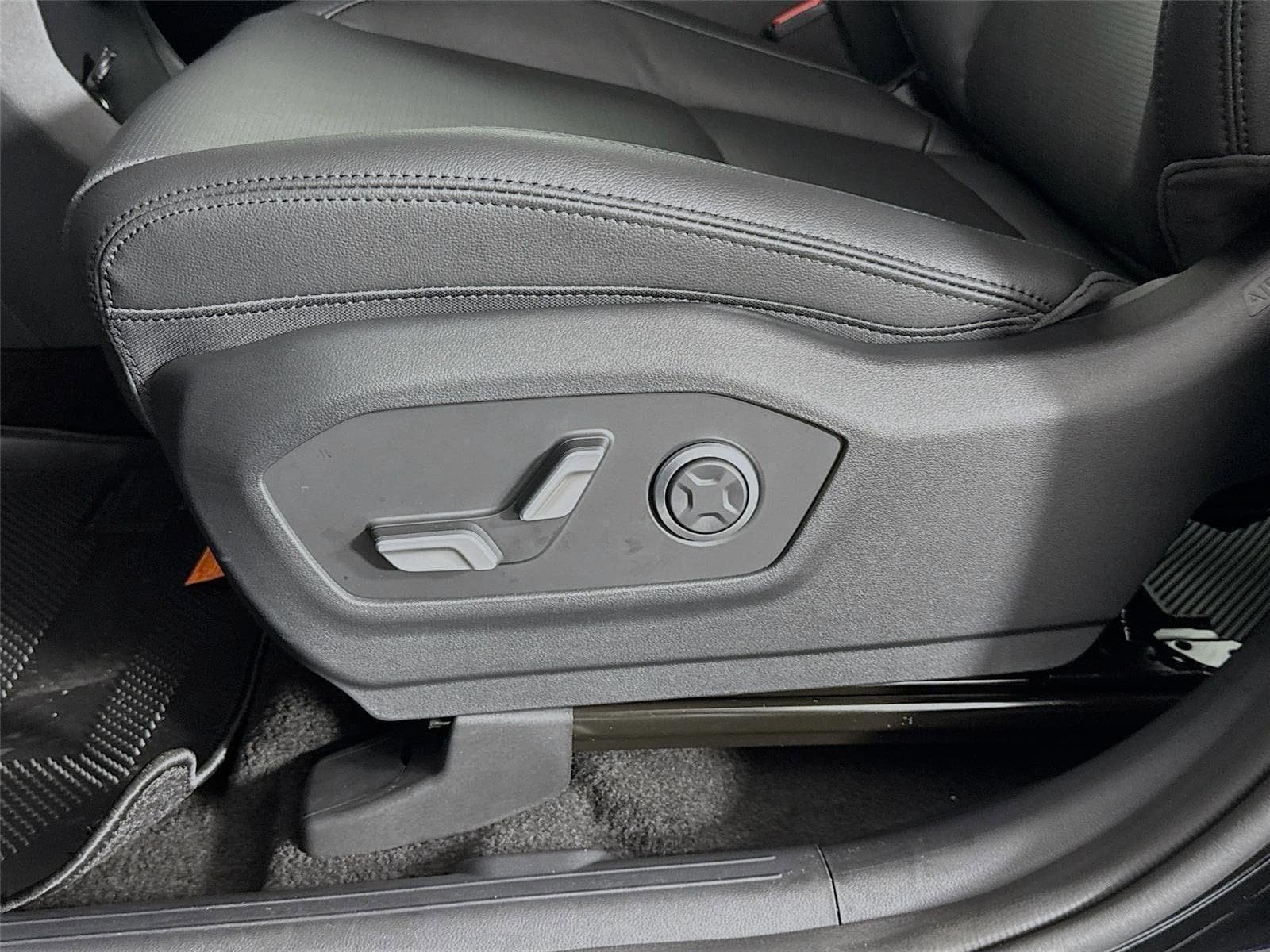 New 2026 Hyundai Santa Fe Limited FWD image 22
