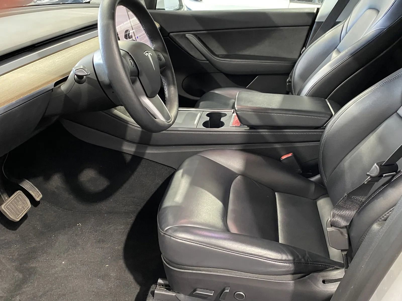 Used 2022 Tesla Model Y Long Range image 10