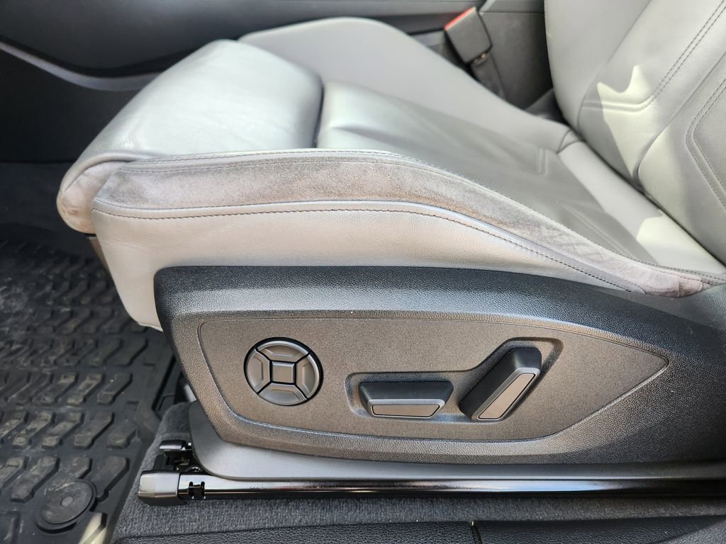 Used 2020 Audi Q3 2.0T Prestige image 23