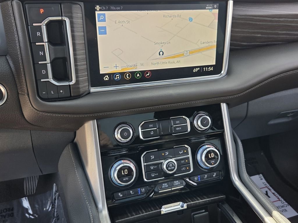 Used 2021 GMC Yukon XL Denali w/ Denali Premium Package image 20