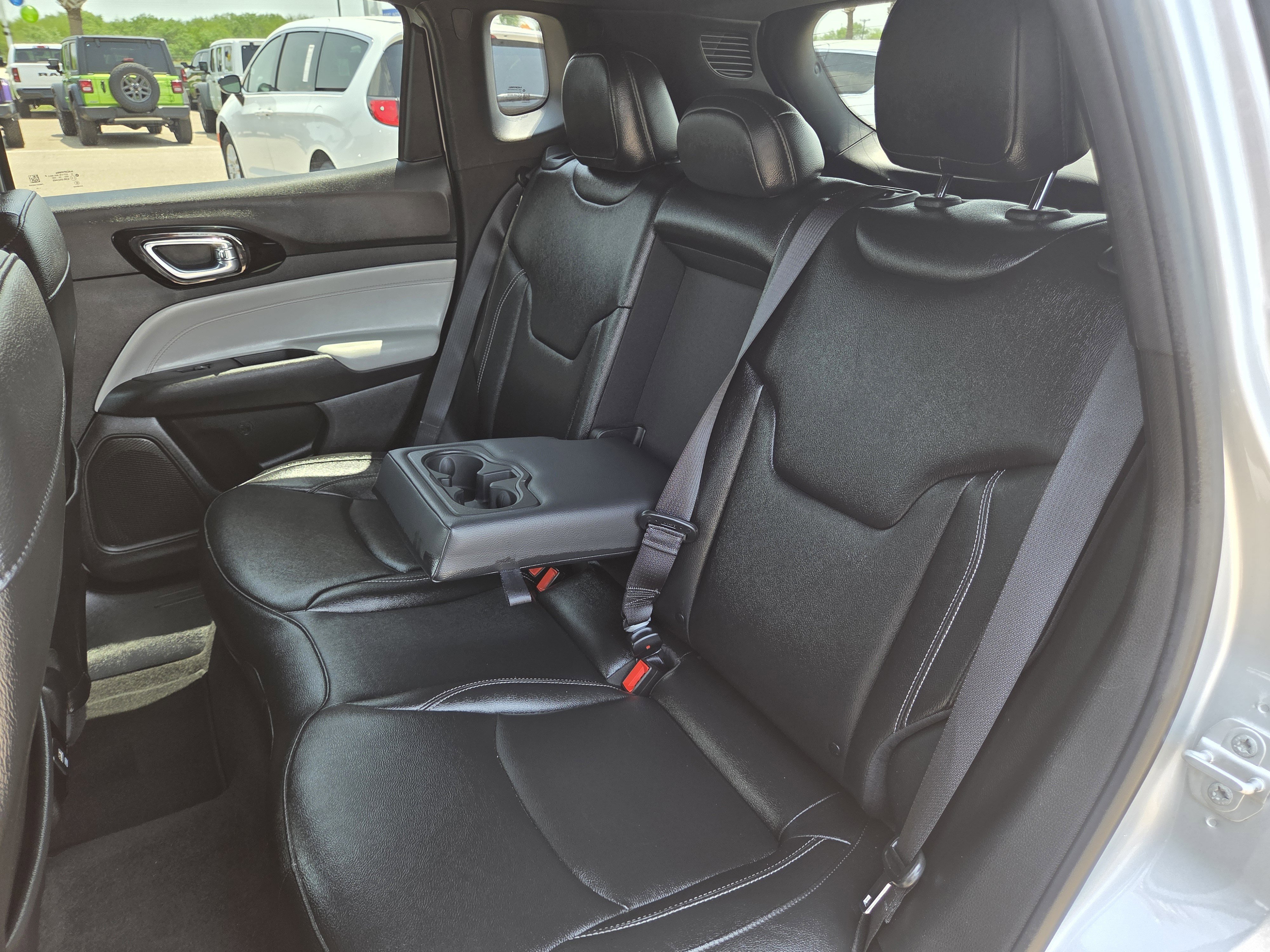 Used 2025 Jeep Compass Limited AWD/4WD image 23