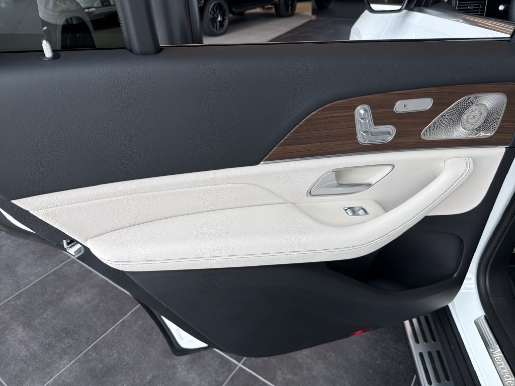 New 2026 Mercedes-Benz GLS 450 4MATIC image 17