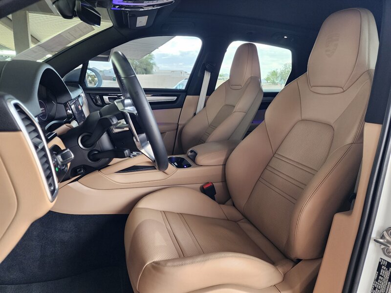 Used 2022 Porsche Cayenne Platinum Edition AWD/4WD image 27