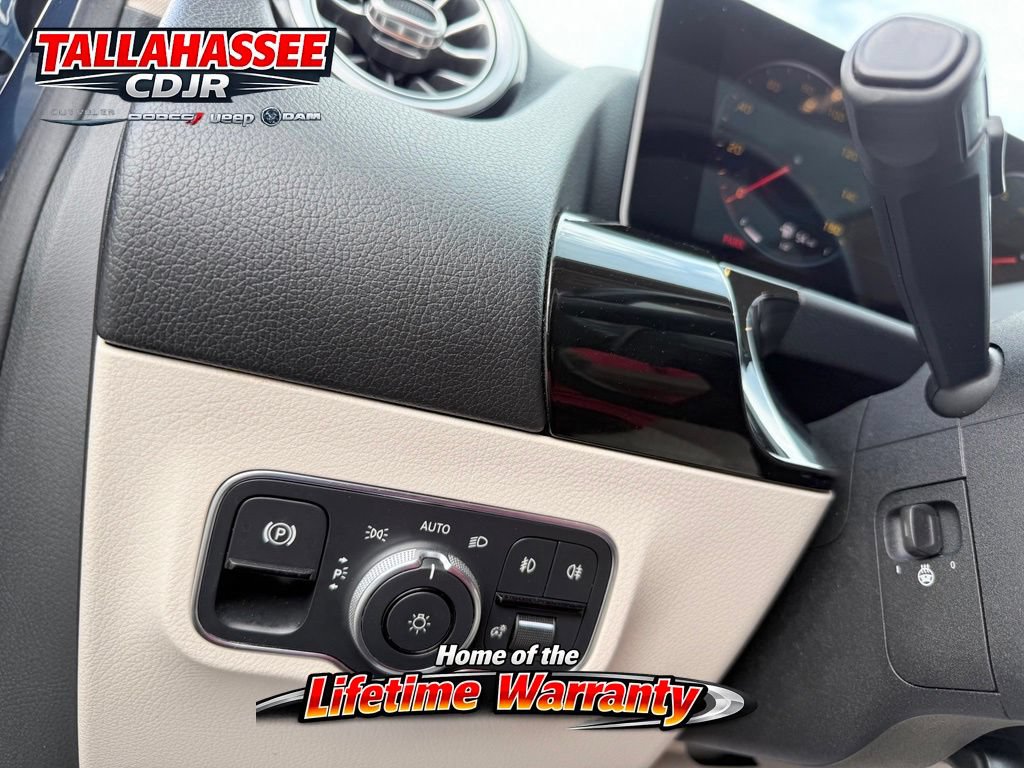 Used 2021 Mercedes-Benz GLA 250 w/ Premium Package image 41