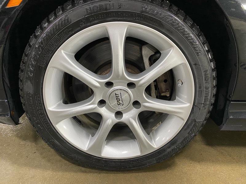 Used 2011 BMW 335i xDrive Sedan image 12