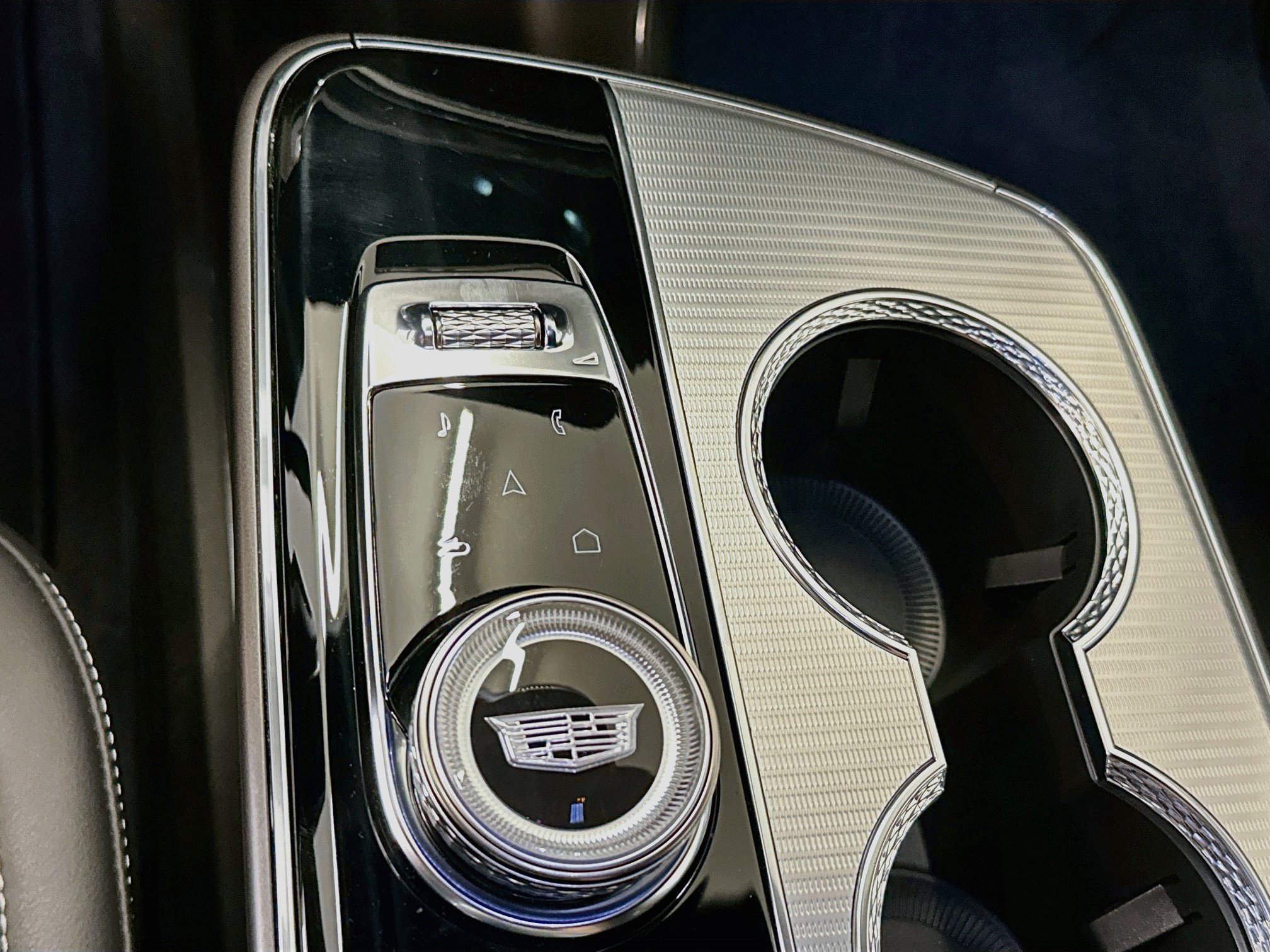 Used 2024 Cadillac Lyriq Tech AWD/4WD image 26