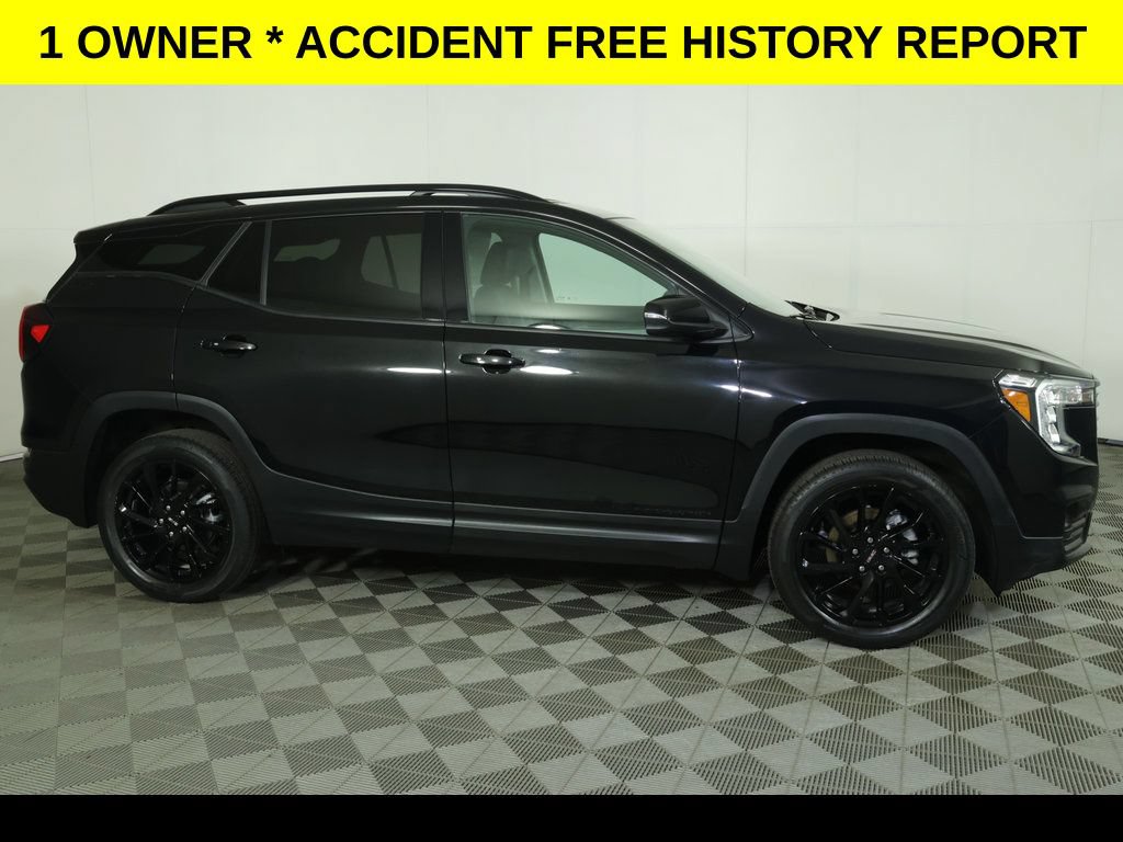 Used 2023 GMC Terrain SLT w/ Elevation Edition AWD/4WD image 2