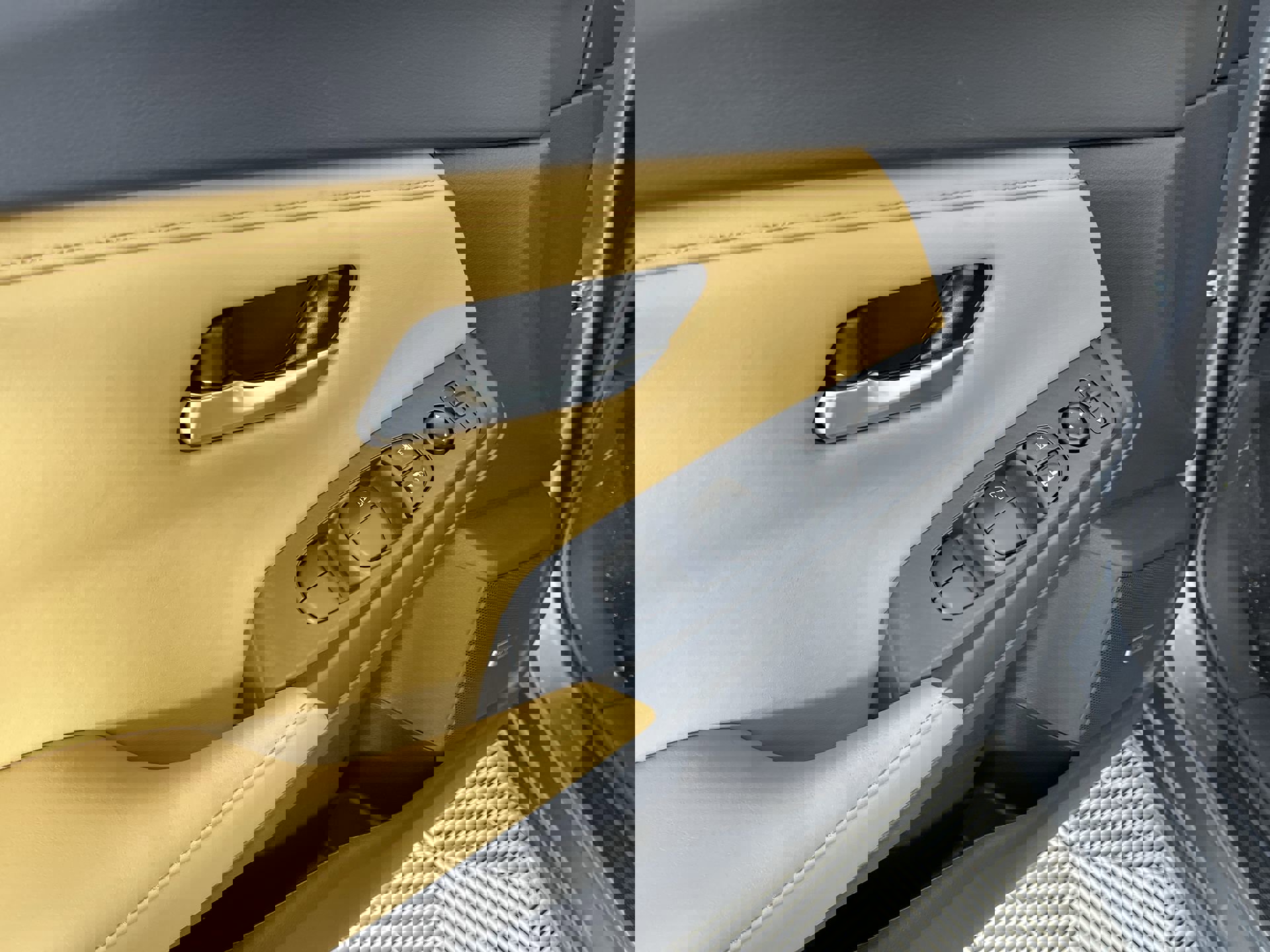 New 2025 Nissan Sentra SV w/ SV Premium Package image 14