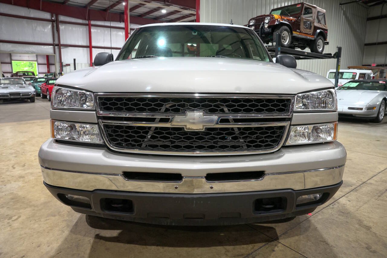 Used 2006 Chevrolet Silverado 1500 LT w/ Onstar Plus Package AWD/4WD image 13