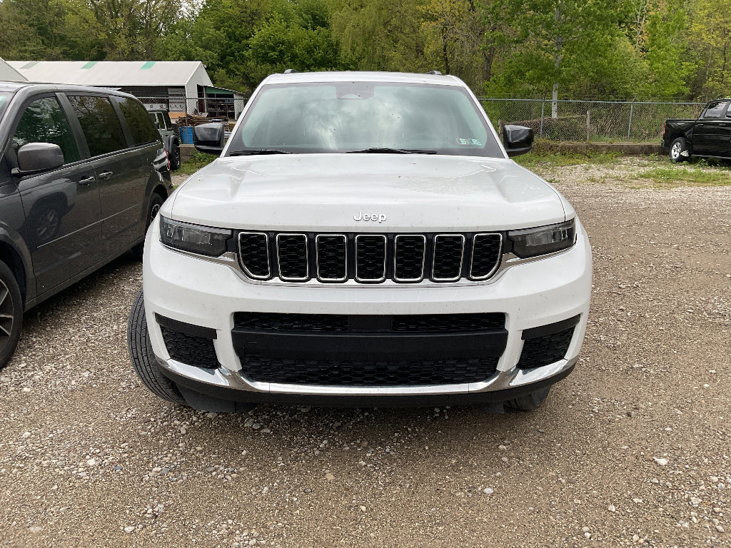 Used 2024 Jeep Grand Cherokee L Laredo AWD/4WD image 2