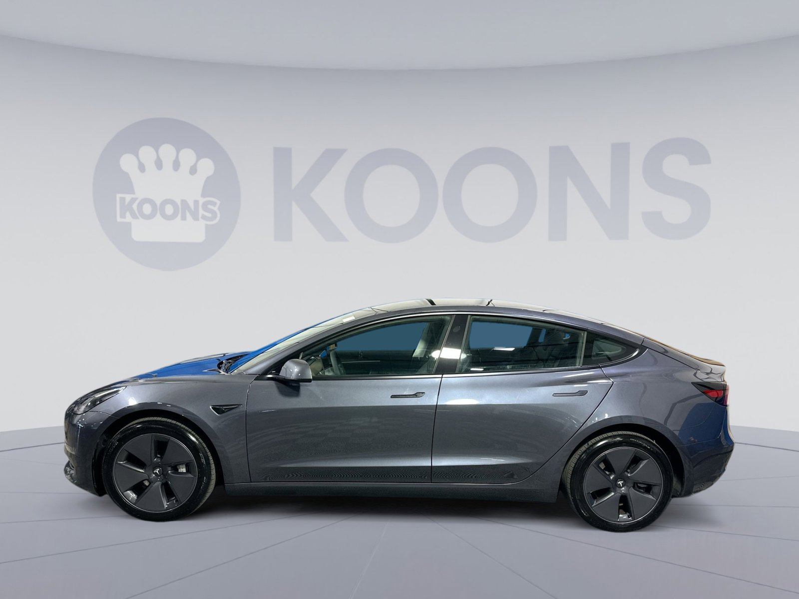 Used 2023 Tesla Model 3 Standard Range image 2
