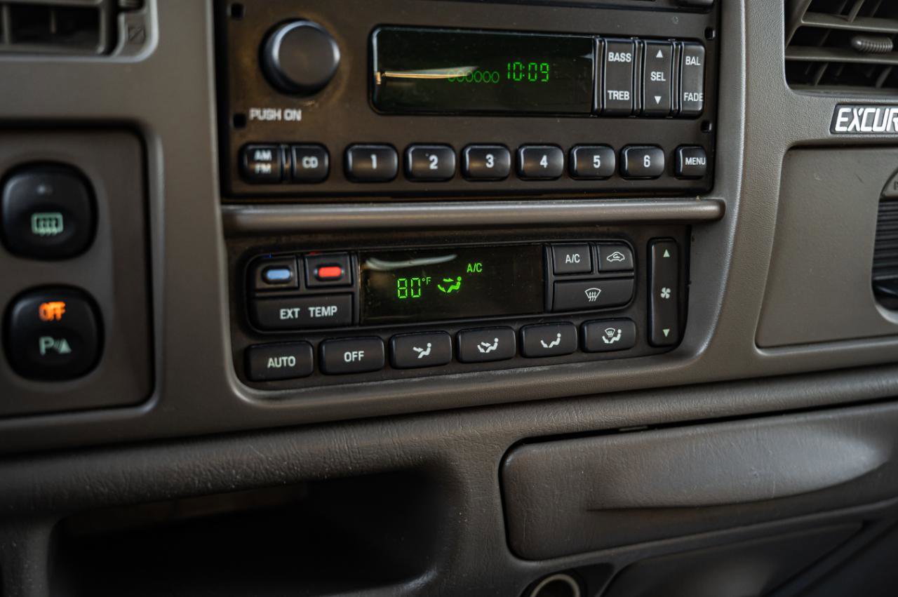 Used 2003 Ford Excursion Limited image 24