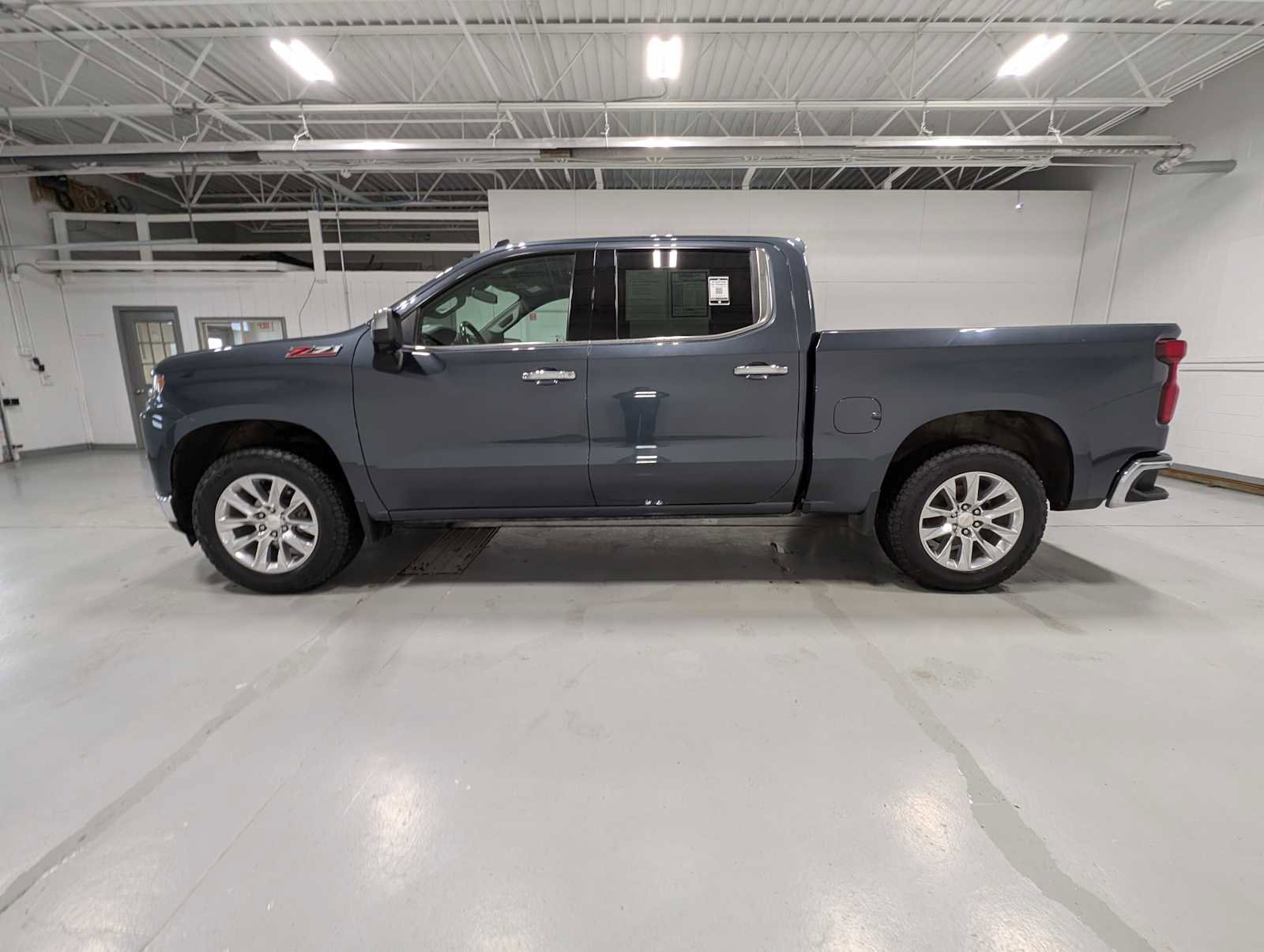 Certified 2021 Chevrolet Silverado 1500 LTZ w/ Z71 Off-Road Package image 11