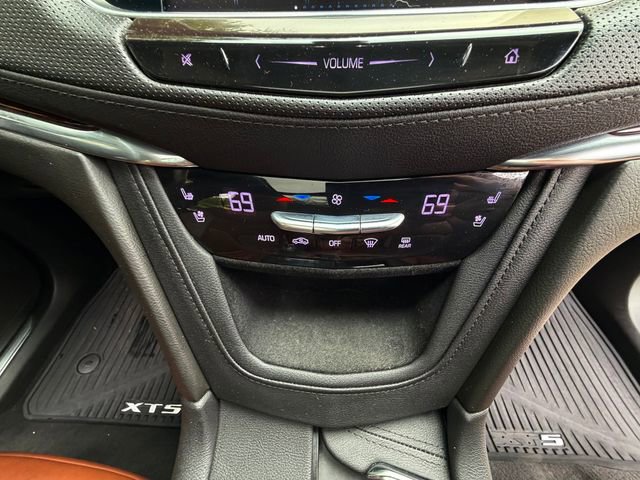 Used 2019 Cadillac XT5 Luxury FWD image 23