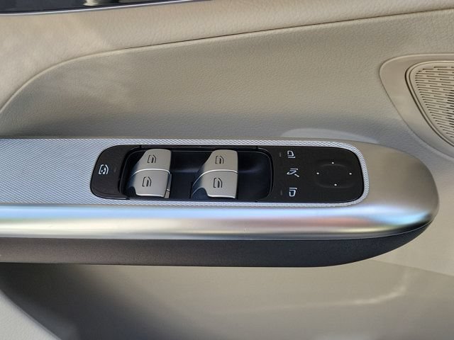 Used 2025 Mercedes-Benz GLC 300 image 25