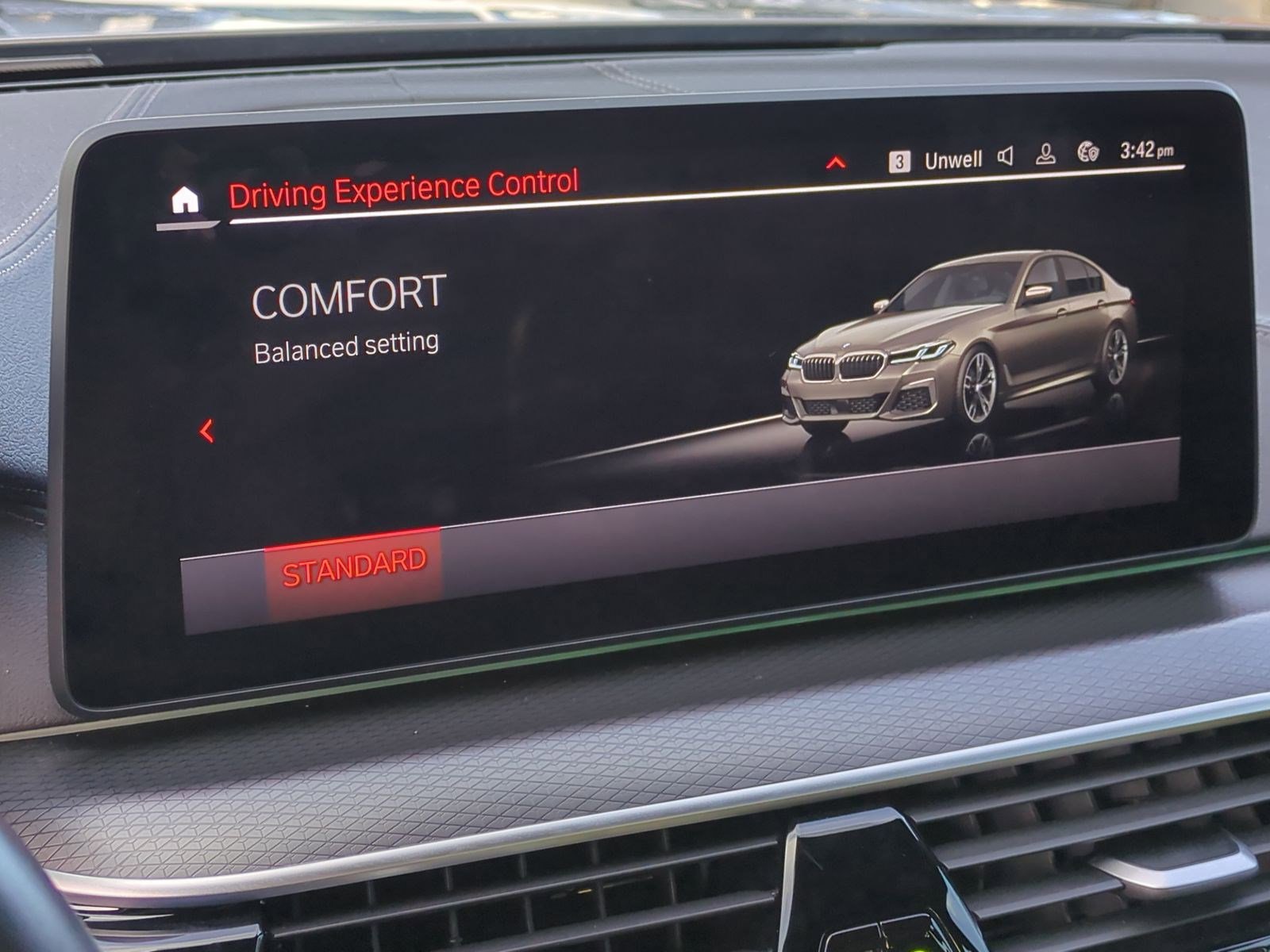 Used 2023 BMW M550i xDrive w/ Dynamic Handling Package image 29