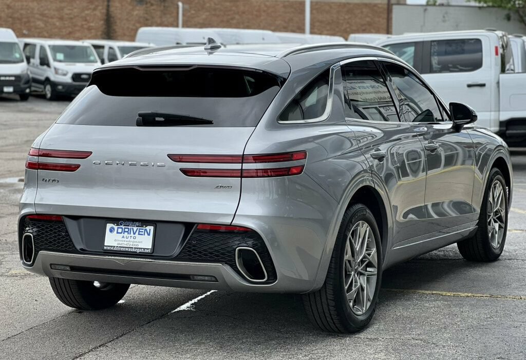 Used 2025 Genesis GV70 2.5T w/ Select Package AWD/4WD image 5