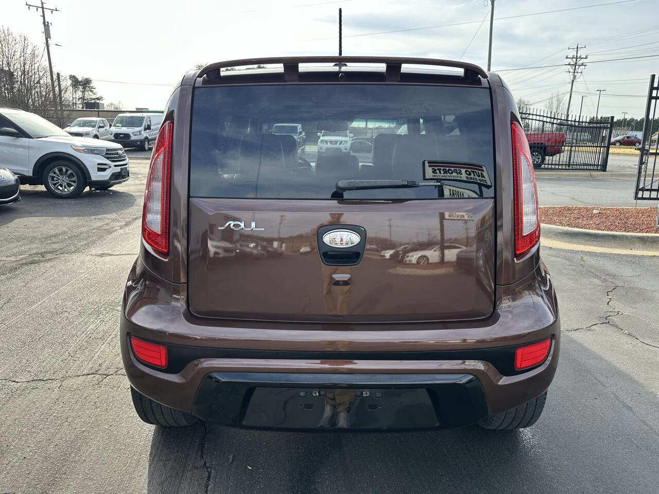 Used 2012 Kia Soul ! w/ Red Rock Special Edition Pkg image 6