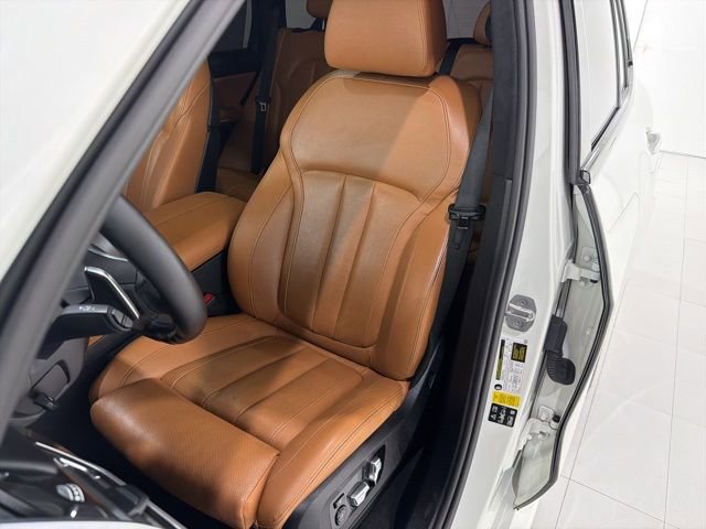Used 2021 BMW X5 M50i w/ Executive Package image 13