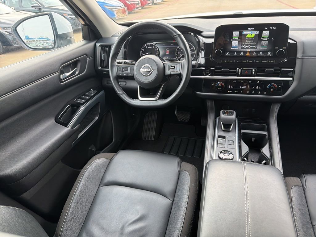 Used 2025 Nissan Pathfinder SL AWD/4WD image 21