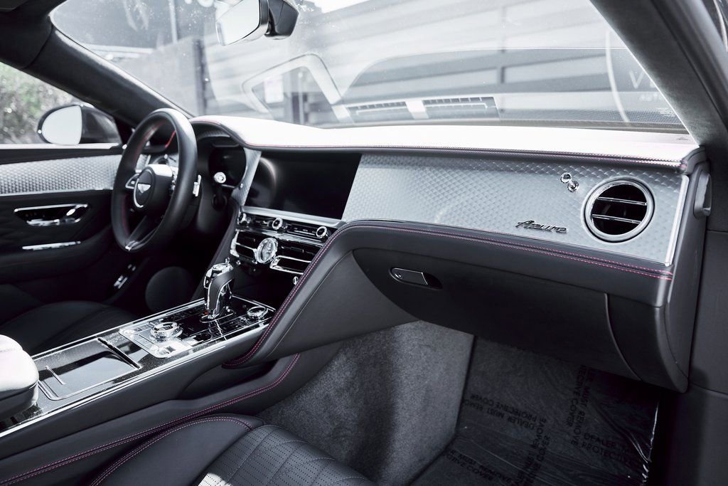 Used 2023 Bentley Flying Spur V8 image 42