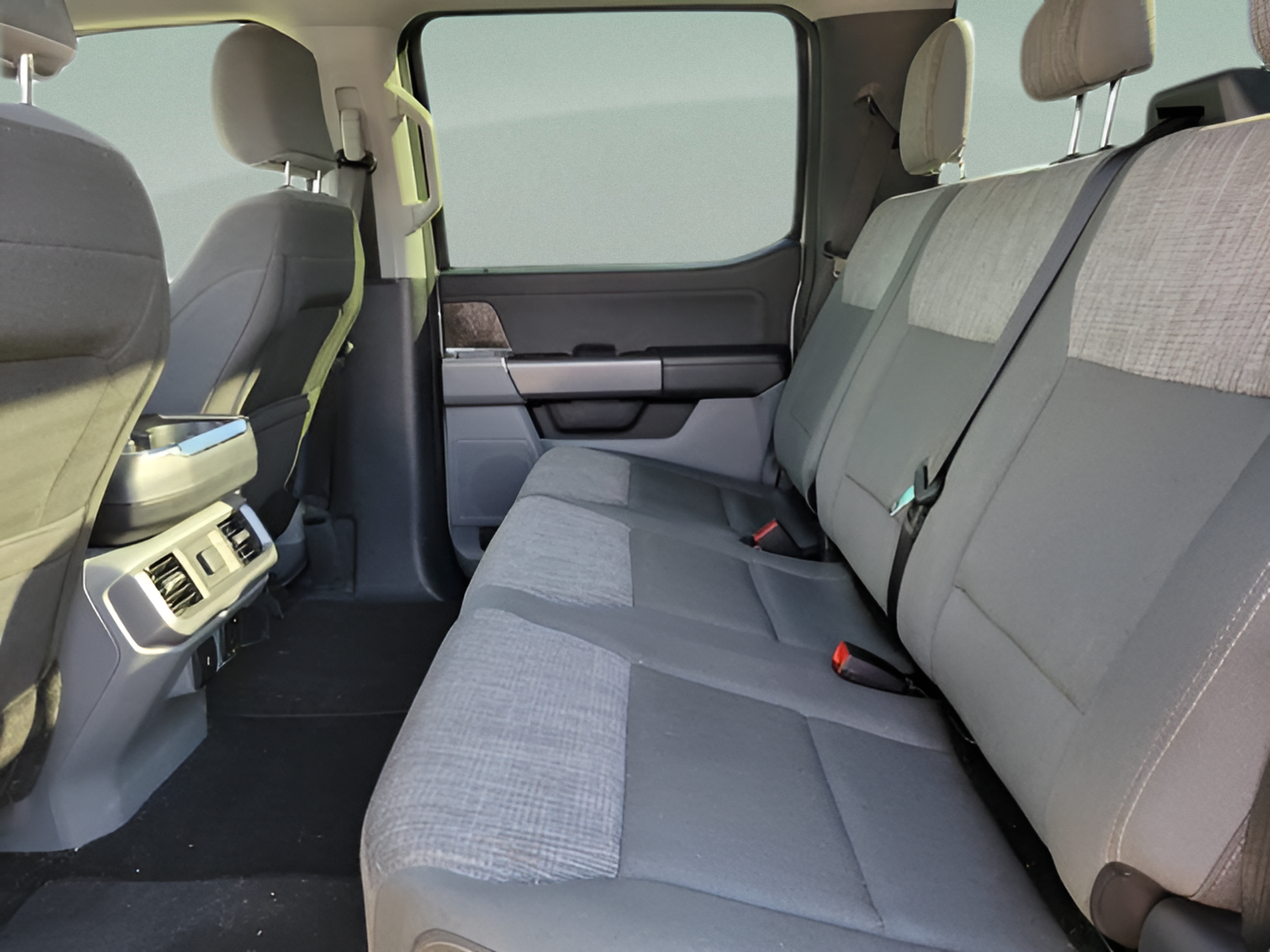 Used 2023 Ford F150 Lightning XLT AWD/4WD image 6