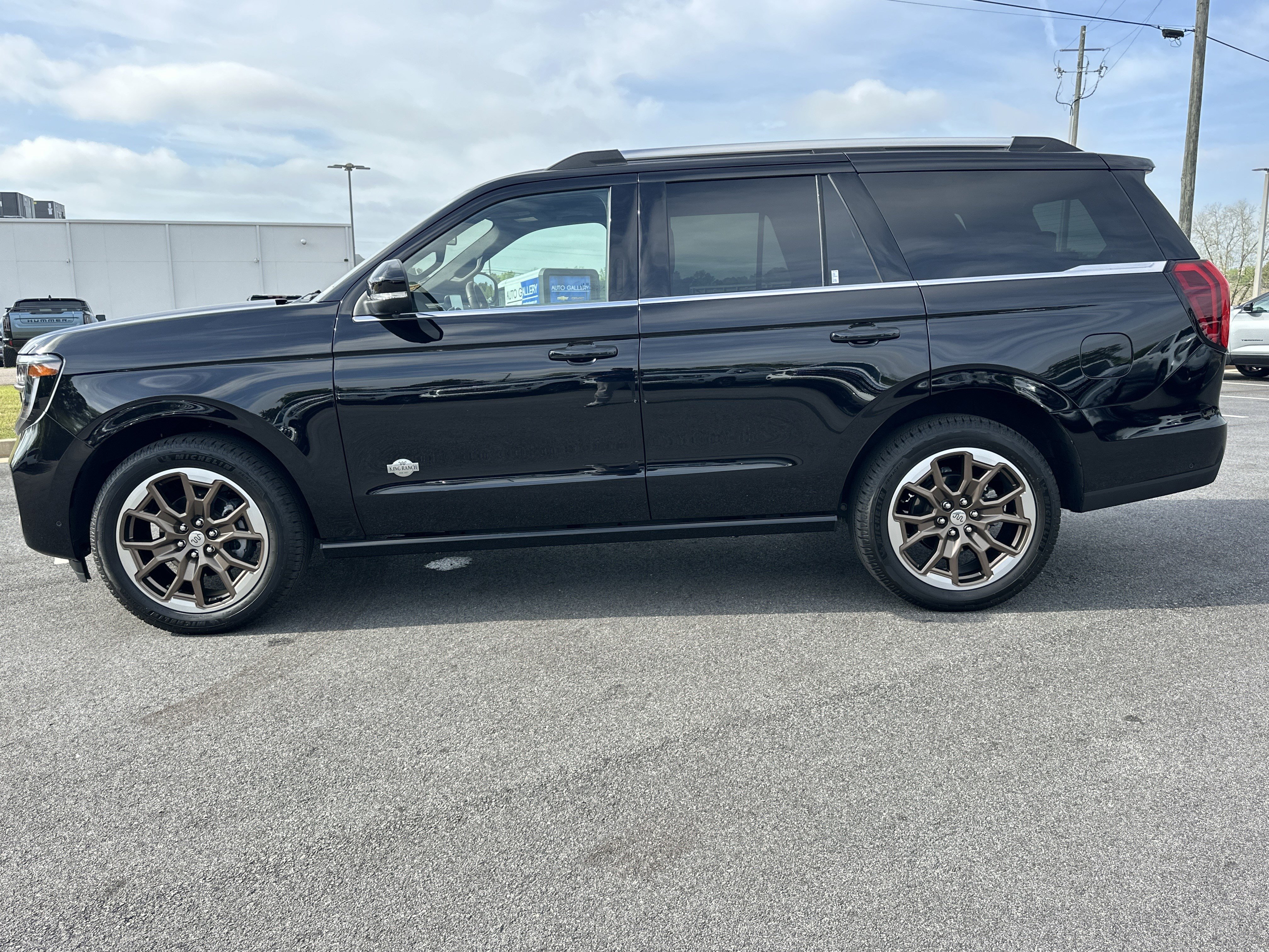 Used 2025 Ford Expedition King Ranch image 9