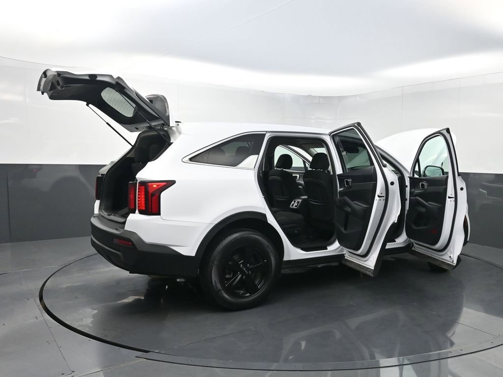 Used 2022 Kia Sorento LX image 37
