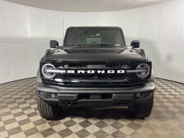 New 2026 Ford Bronco Outer Banks w/ Sasquatch Package AWD/4WD image 2