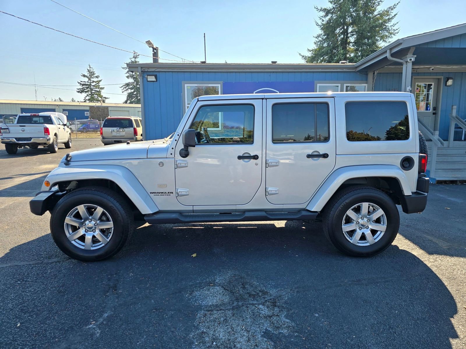 Used 2011 Jeep Wrangler Unlimited 70th Anniversary w/ Dual Top Group image 2