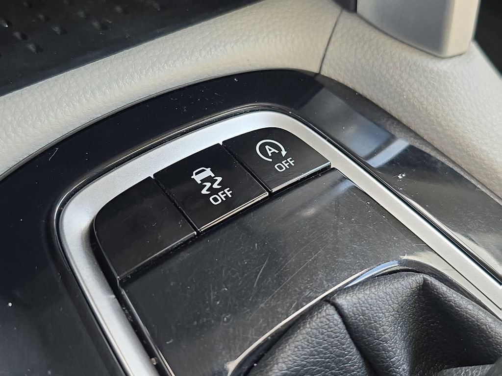 Used 2022 Toyota Corolla Cross L image 28