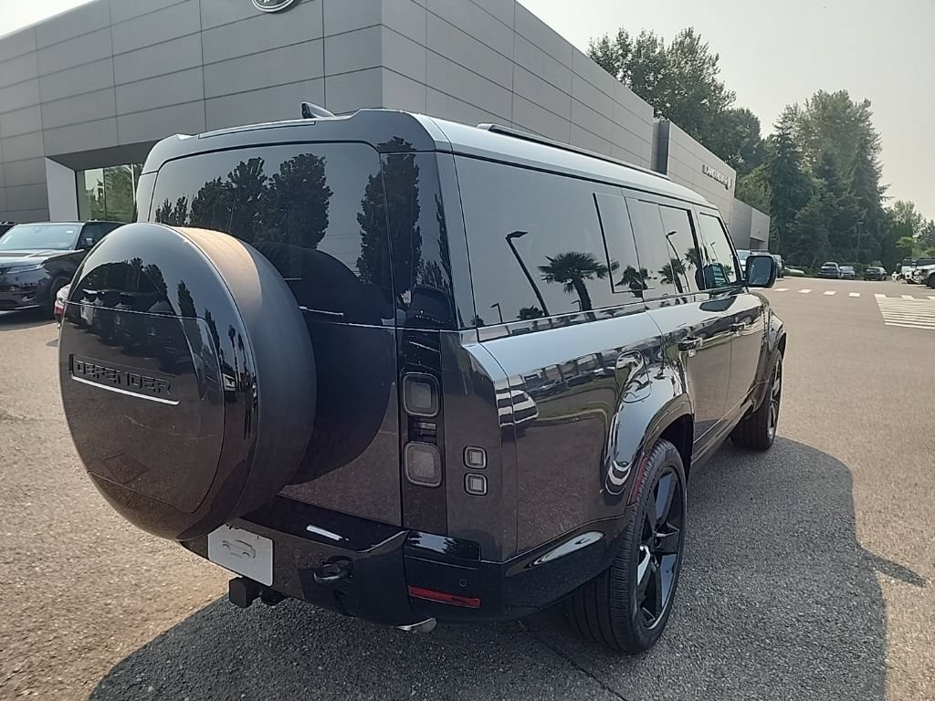 New 2026 Land Rover Defender 130 X-Dynamic SE AWD/4WD image 7