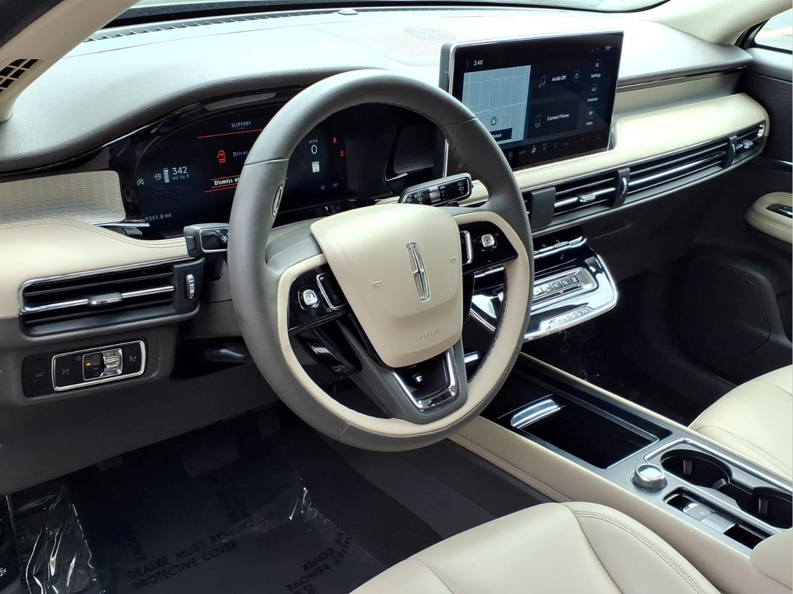 Used 2024 Lincoln Corsair FWD image 12