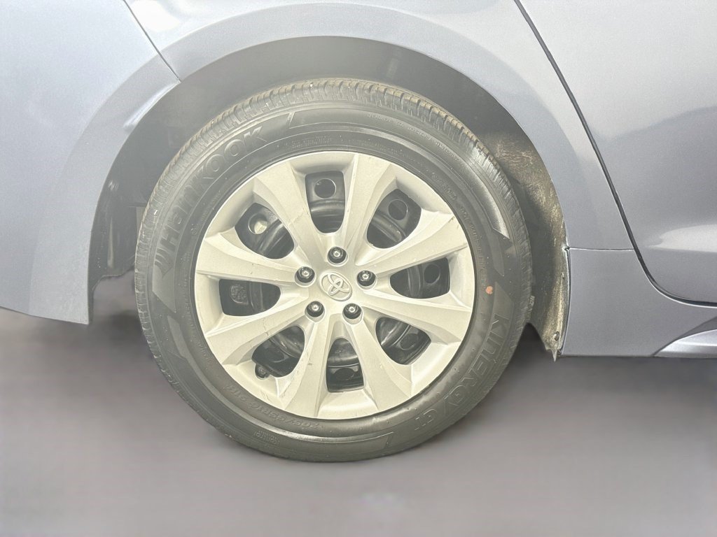 Used 2024 Toyota Corolla LE FWD image 31
