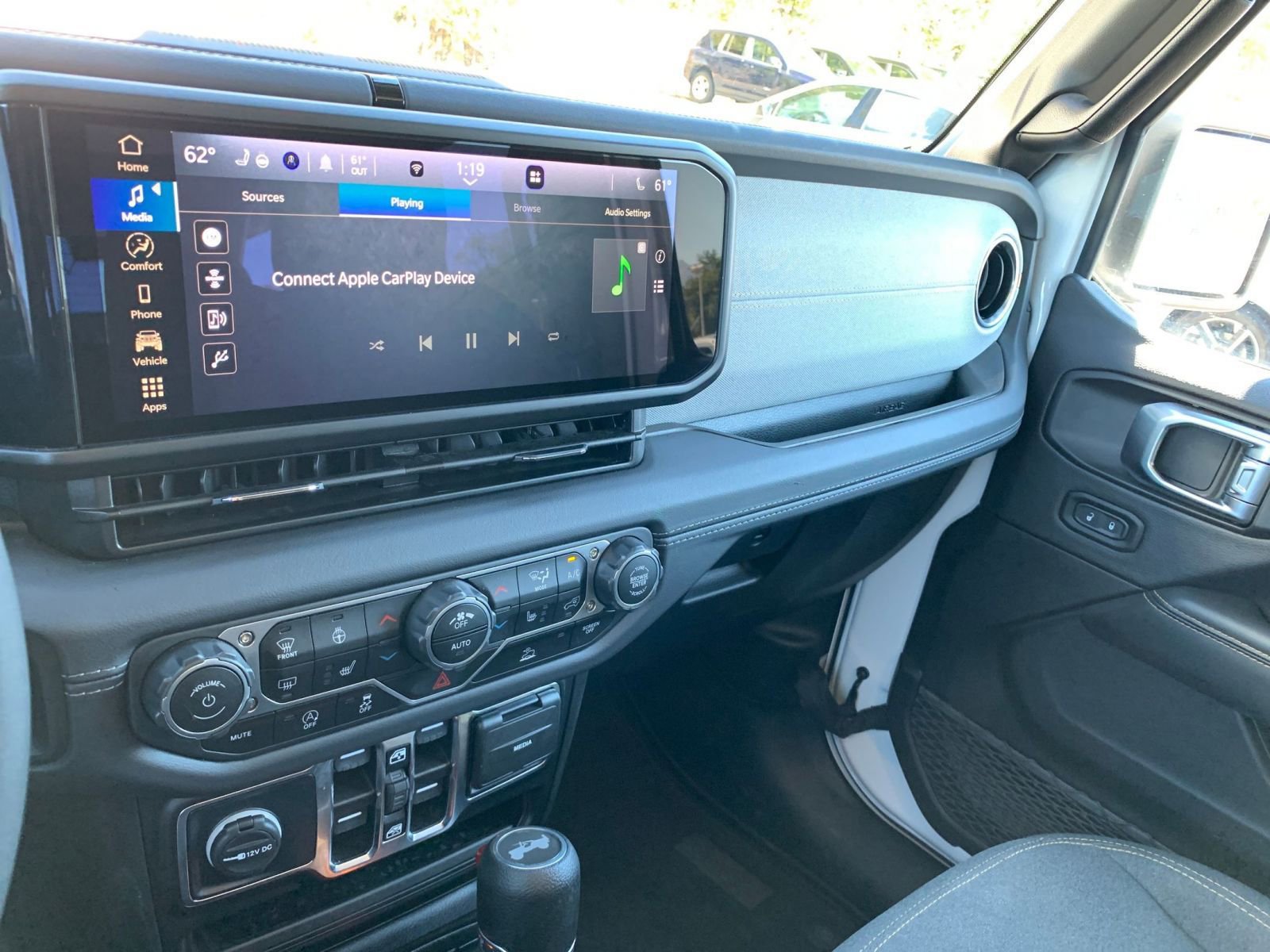 Used 2025 Jeep Wrangler Sahara image 18