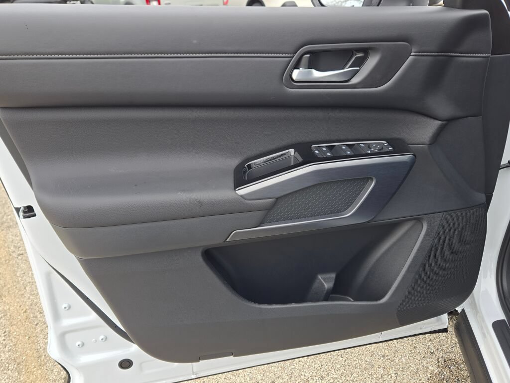 New 2026 Nissan Pathfinder SL AWD/4WD image 22