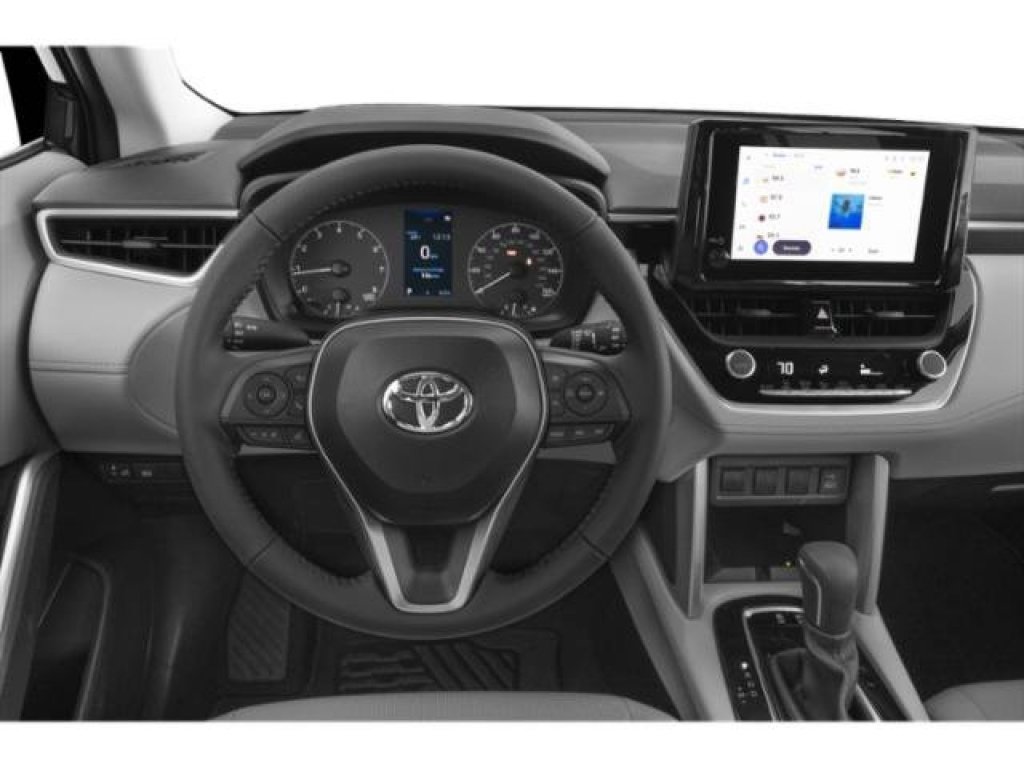Used 2024 Toyota Corolla Cross LE image 8