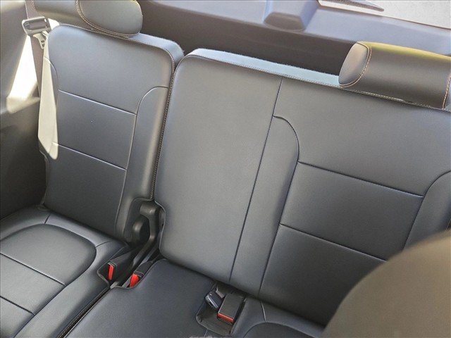 Used 2019 Chevrolet Traverse Premier w/ Driver Confidence II Package FWD image 21