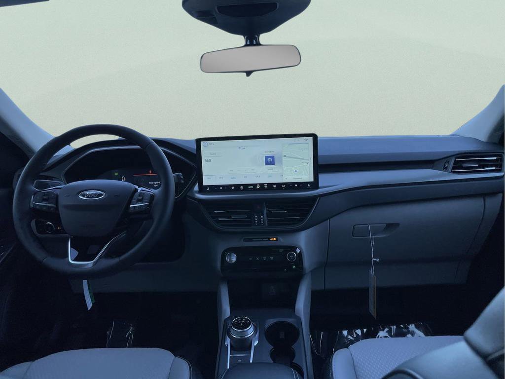 Used 2024 Ford Escape SE image 4