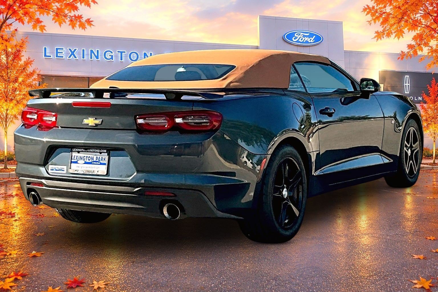 Used 2020 Chevrolet Camaro LT RWD image 5