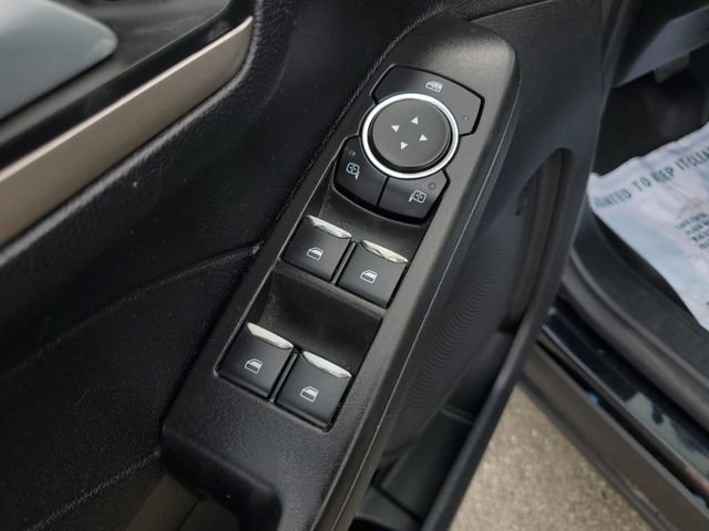 Used 2021 Ford Escape SE w/ SE Sport Appearance Package image 23