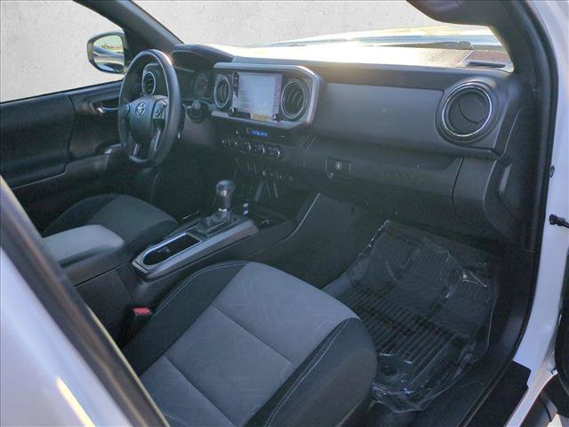 Used 2022 Toyota Tacoma TRD Off-Road AWD/4WD image 20