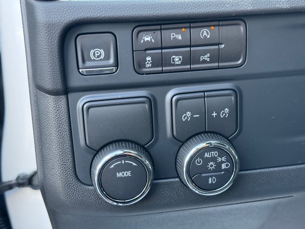 New 2025 Chevrolet Suburban Premier image 14