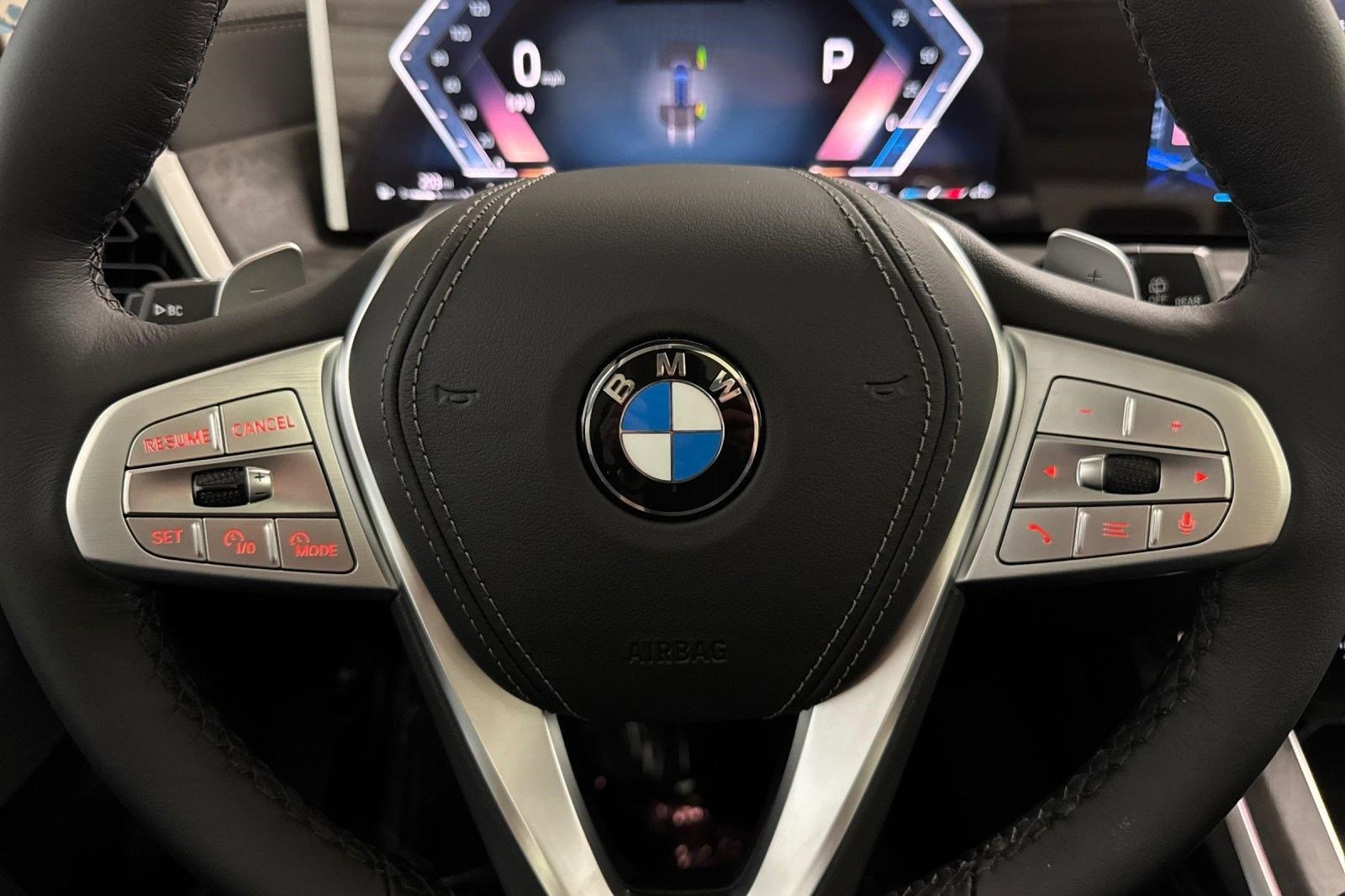 New 2026 BMW X7 xDrive40i w/ Premium Package image 16